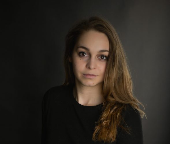 Kövesi Csenge portré